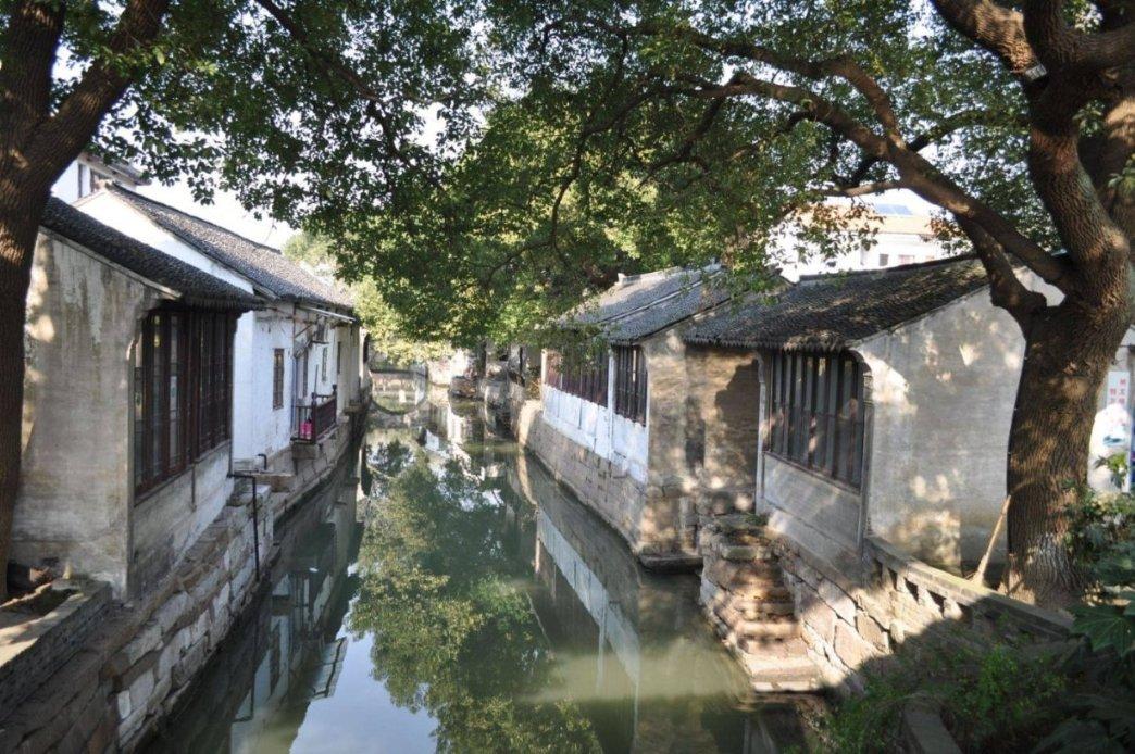 他是铁匠出生一战成名,赢得了“万岁军”的称号,73岁长眠八宝山